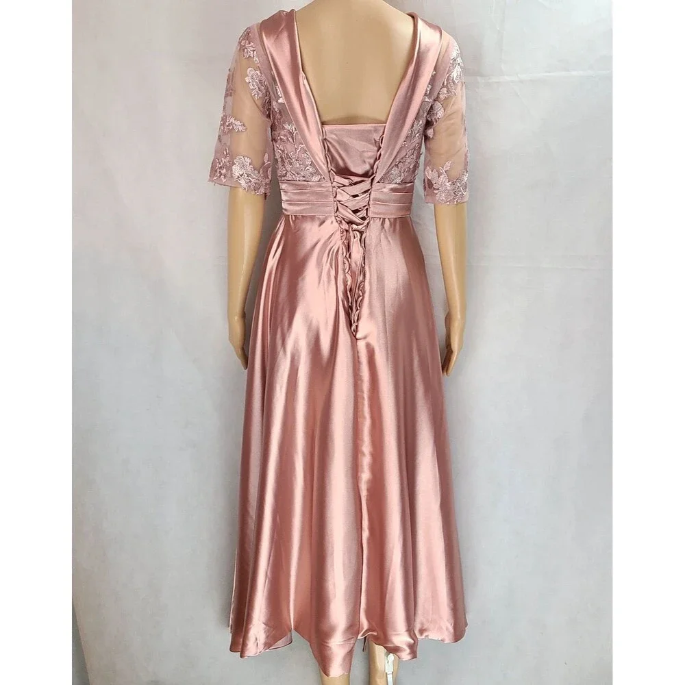 Elegant Pink Lace Dress - Picture 5 of 9